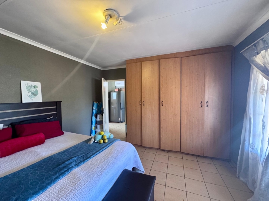 2 Bedroom Property for Sale in Rustenburg Central North West